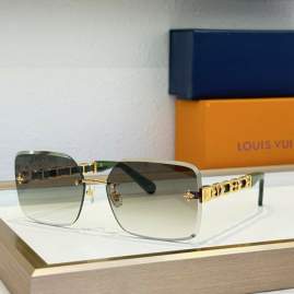Picture of Louis Vuitton Sunglasses _SKUfw77095923fw